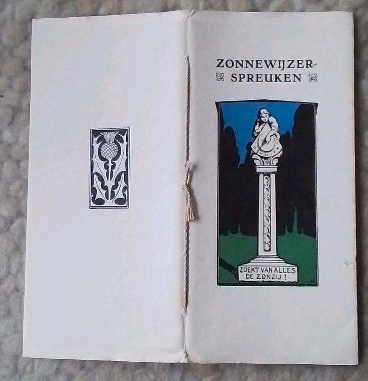 Zonnewijzer Spreuken - Zoekt van alles de zonzij, Antiek en Kunst, Antiek | Boeken en Bijbels, Ophalen of Verzenden