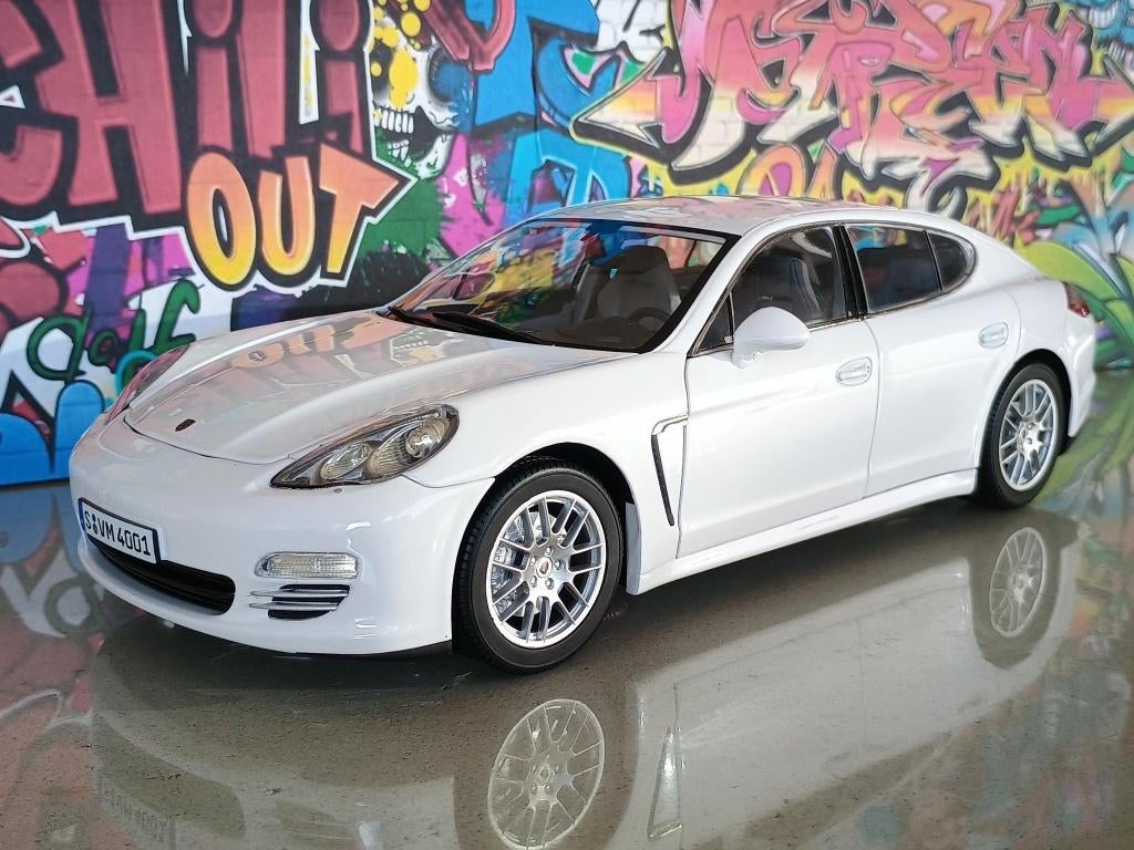 Porsche Panamera Turbo 2009 (Norev) 1:18