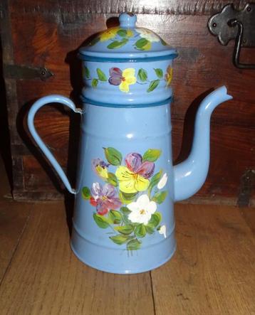 emaillen koffiekan koffiepot gedecoreerd met bloemen beschikbaar voor biedingen