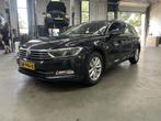 Volkswagen Passat Variant 1.6 TDI Comfortline, Auto's, Gebruikt, Euro 6, 4 cilinders, Zwart