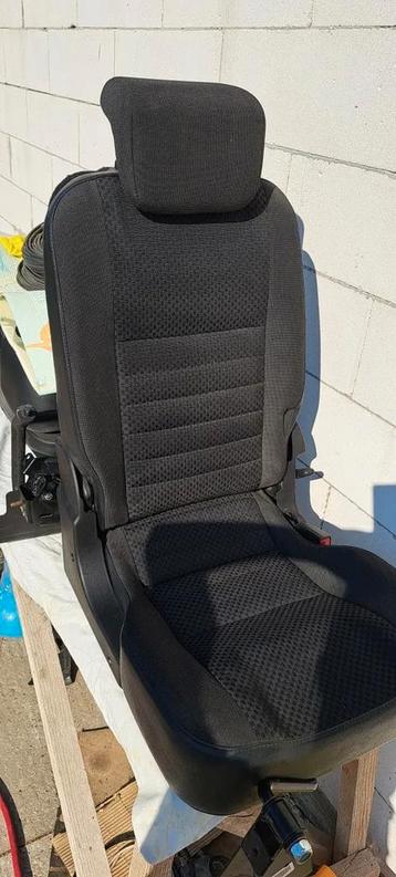 Land Rover defender face fwd rear seats beschikbaar voor biedingen