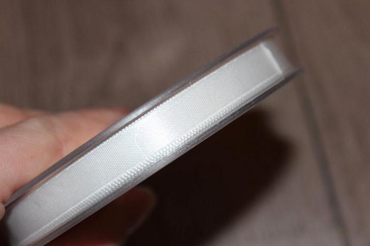 Satijn lint - wit col.009 - 10mm #2422, Hobby en Vrije tijd, Naaien en Fournituren, Nieuw, Lint, Band of Elastiek, Ophalen of Verzenden