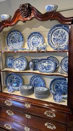 Antiek Delfts Blauw Servies in Houten Vitrinekast, Ophalen of Verzenden