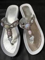 Italiaanse Slippers met steentjes maat 40, Kleding | Dames, Schoenen, Ophalen of Verzenden, Zo goed als nieuw