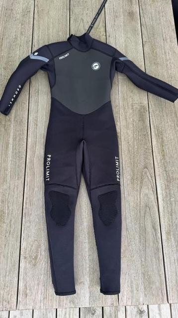 kinder surfpak/wetsuit beschikbaar voor biedingen
