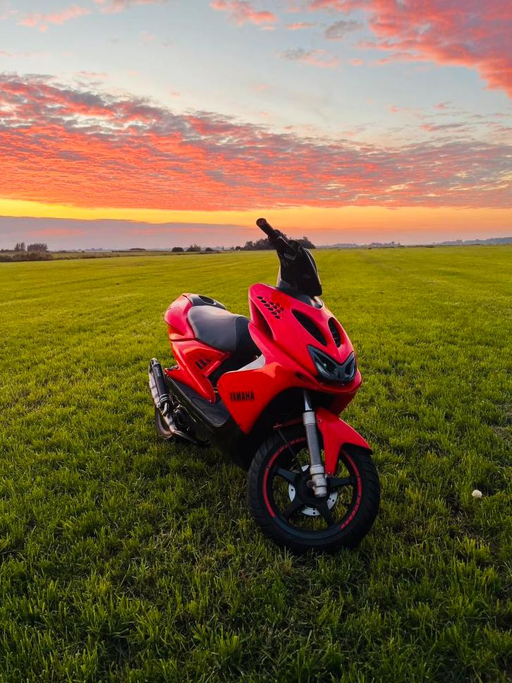 Snelle yamaha aerox, Fietsen en Brommers, Scooters | Yamaha, Zo goed als nieuw, Aerox, Maximaal 45 km/u, Tweetakt, Ophalen of Verzenden
