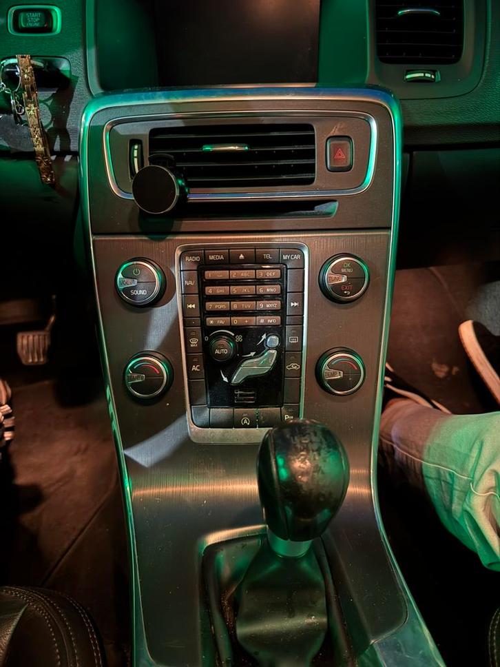 Volvo V60 Drive Start/stop 115pk 2012 Grijs, Auto's, Volvo, Particulier, V60, Diesel, A, Stationwagon, Handgeschakeld, Geïmporteerd