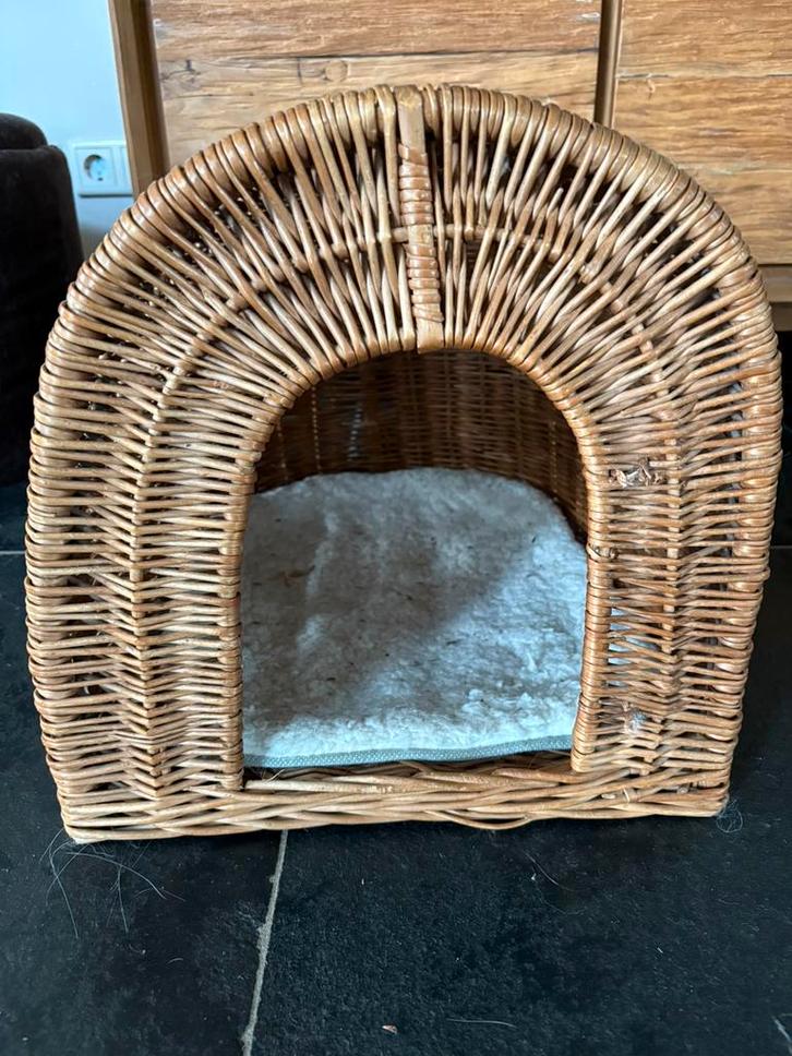 Stevige kattenmand rotan / vervoersmand, Dieren en Toebehoren, Kattenmanden, Gebruikt, Riet, Ophalen