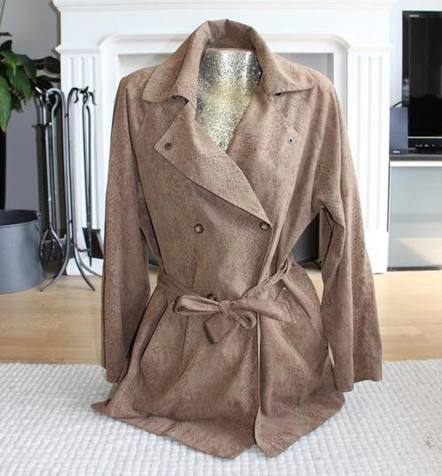 Prachtige Damo Outdoor Jas (Maat 36) Tussenjas € 30,-, Kleding | Dames, Jassen | Winter, Zo goed als nieuw, Maat 36 (S), Ophalen of Verzenden