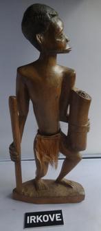 KRIJGER * HOUTEN BEELD * Afrika? *, Antiek en Kunst, Verzenden