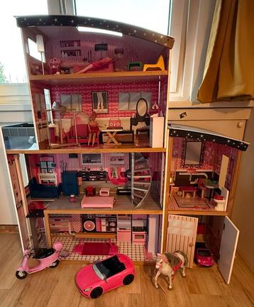 Groot Poppenhuis met Accessoires - Auto, Scooter, Paard! beschikbaar voor biedingen