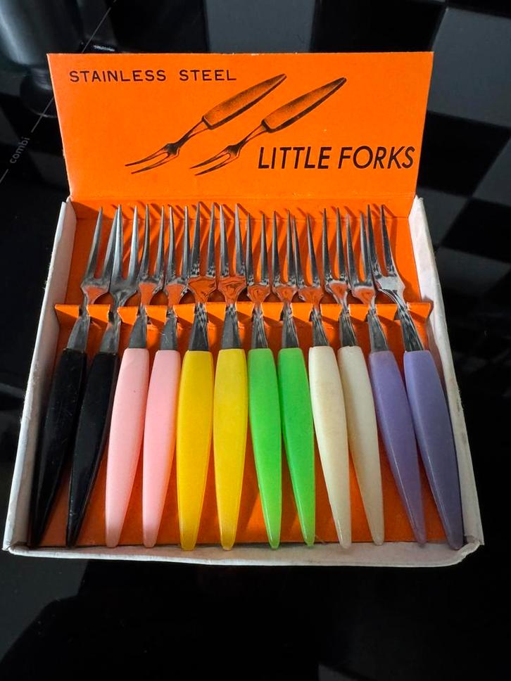 Vintage doosje 12 pastel cocktailvorkjes Little Fork  tapas, Antiek en Kunst, Antiek | Bestek, Ophalen of Verzenden