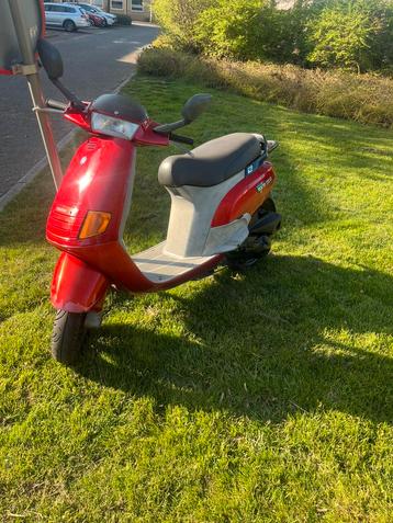 Gezocht:piaggio gilera runner 180 skipper 125cc 150cc 172cc beschikbaar voor biedingen
