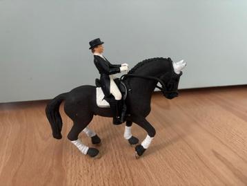 Schleich 42457 Friese hengst wedstrijd met ruiter beschikbaar voor biedingen