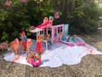 Barbie’s met barbie huis, inklapbaar, Kinderen en Baby's, Speelgoed | Poppenhuizen, Ophalen