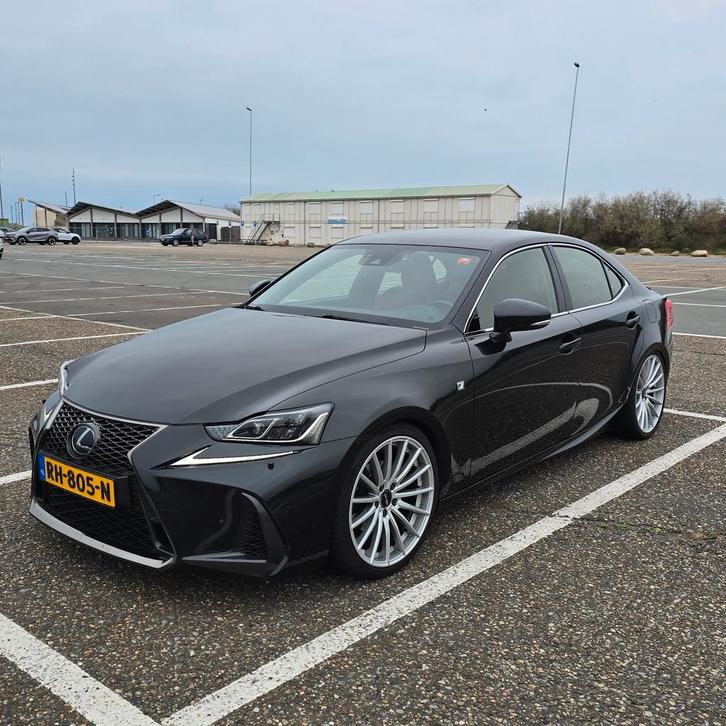 Lexus IS 300h F Sport ,Mark Levinson ,LED , Red interior, Auto's, Lexus, Particulier, IS, Hybride Elektrisch/Benzine, Volledig hybride
