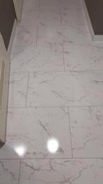 Witte laminaatvloer met marmerpatroon en glanzende afwerking, Ophalen of Verzenden, Zo goed als nieuw