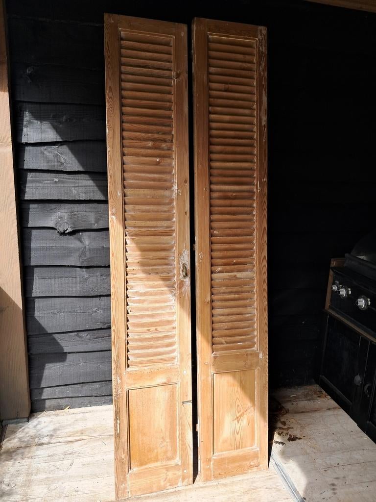 Prachtige oude louvredeuren, Ophalen