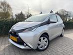Toyota Aygo 1.0 VVT-i x-play Automaat , 44.198km N.A.P , 5 D, Auto's, Toyota, Euro 5, Stof, Gebruikt, Zwart