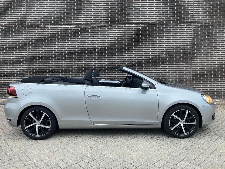 Zuinige Volkswagen Golf 1.2 TSI 77KW Cabrio Zilvergrijs, Auto's, Volkswagen, Particulier, Golf, ABS, Achteruitrijcamera, Airbags
