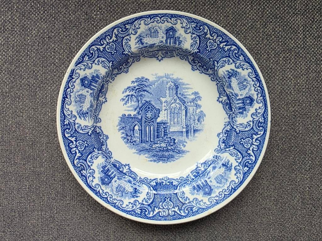 Petrus Regout & Co. 'Abbey' bord, Antiek en Kunst, Ophalen of Verzenden