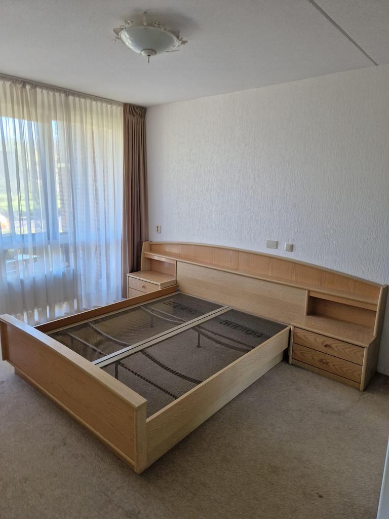 Houten tweepersoonsbed 200x160cm met nachtkastjes, Ophalen, Gebruikt, Overige kleuren, Tweepersoons