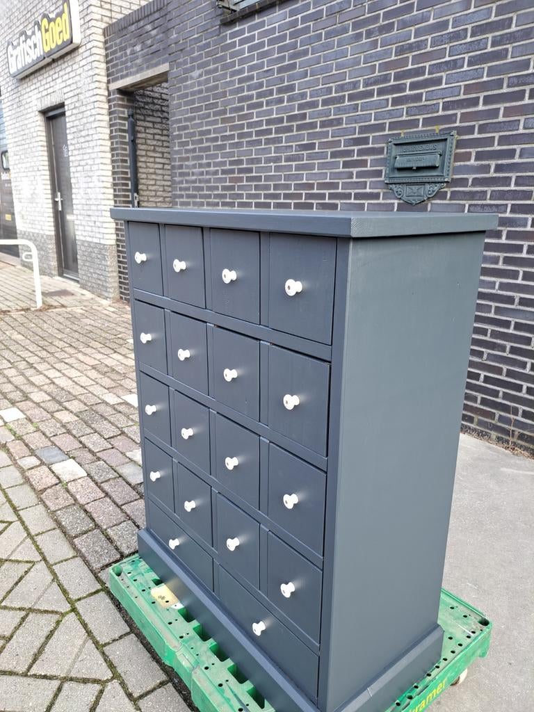 Grenen refurbished grijze ladekast 18 lades, Ophalen, RoDeKo Volendam, R.kooij65@gmail.com, 5 laden of meer