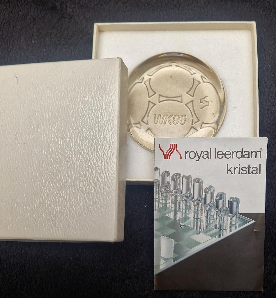 Kristallen Reclame presse papier WK 1998 iov. Royal Leerdam, Ophalen of Verzenden, Zo goed als nieuw, Gebruiksvoorwerp