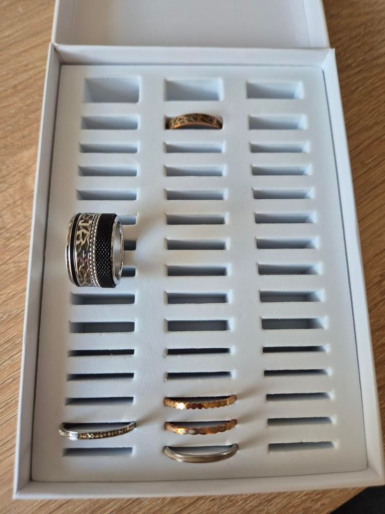 Ixxxi ring maat 19 zilver met 9 ringen, Sieraden, Tassen en Uiterlijk, Ringen, 19 tot 20, Ophalen of Verzenden, Zo goed als nieuw
