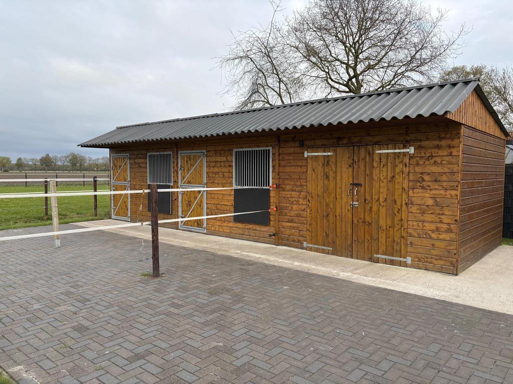 paardenstalling doe het zelfstal aangeboden, Weidegang