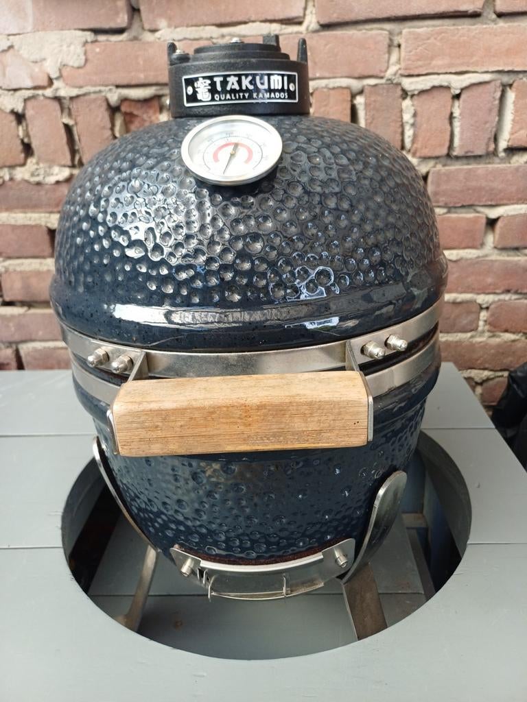 Takumi kamado inclusief sparerib rooster, Ophalen, Met accessoires
