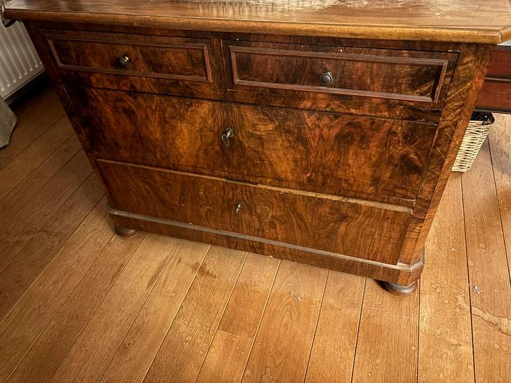 Antieke Notenhouten Ladekast - Opknapper met Karakter, Antiek en Kunst, Antiek | Keramiek en Aardewerk, Ophalen