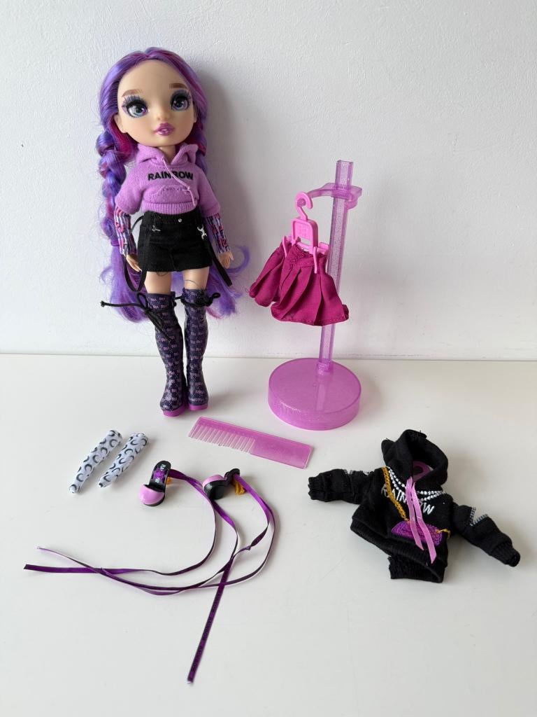 Pop Emi Vanda / Rainbow High Fashion Doll / MGA, Ophalen of Verzenden, Zo goed als nieuw, Overige typen