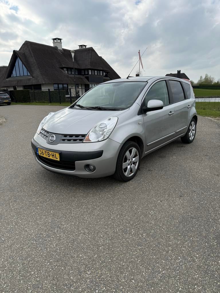 Nissan Note 1.6 16V 2006 Grijs, Auto's, Nissan, Voorwielaandrijving, 15 km/l, 4 cilinders, 49 €/maand