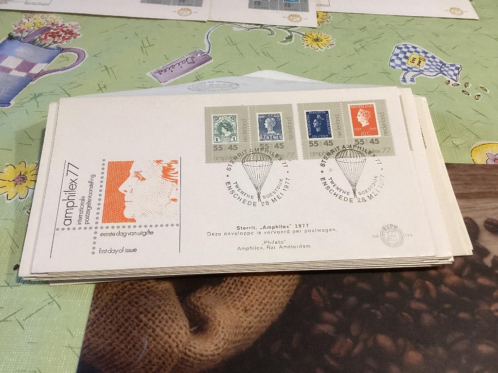 No1266 Afwijkend E159 Sterrit Enschede 28 mei 1977 ballon He, Postzegels en Munten, Postzegels | Eerstedagenveloppen, Ophalen