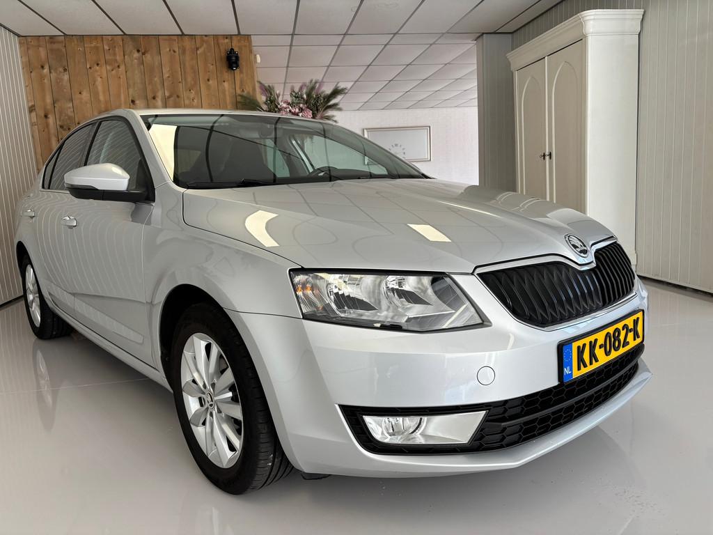 Skoda Octavia 1.0 TSI, BUSINESS AUTOMAAT, TREKHAAK, NAVI, CR, Stof, Gebruikt, Zwart, 49 €/maand