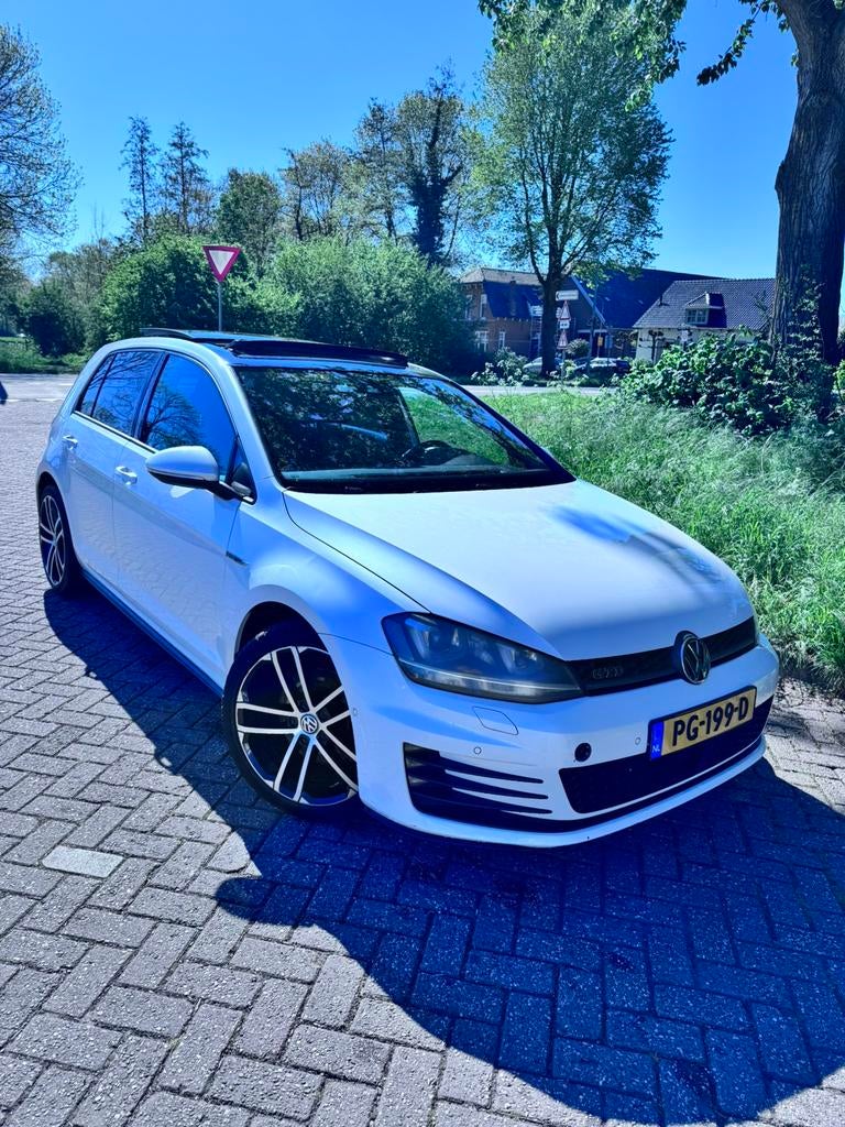 Volkswagen Golf 2.0 TDI 135KW 5D DSG 2014 Wit Sport & Sound, Auto's, Zwart, 4 cilinders, Lichtsensor, Wit