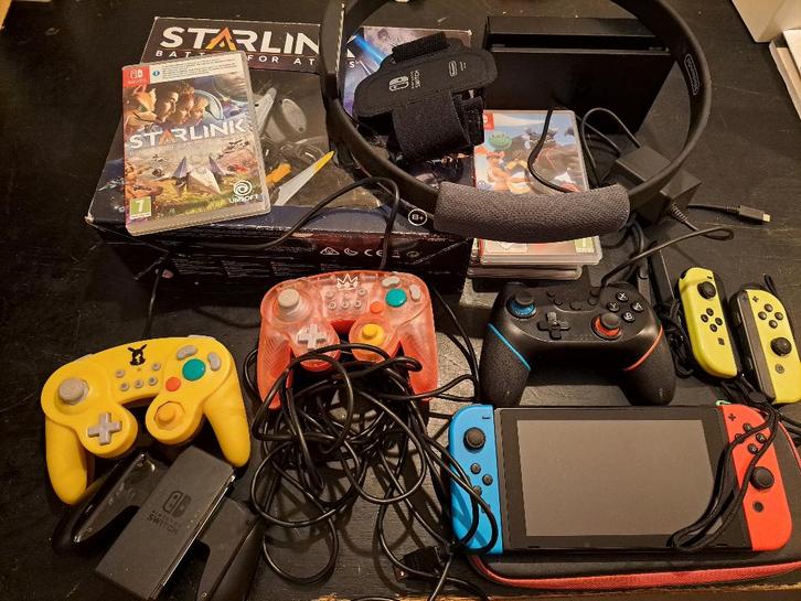 Nintendo Switch met games, extra controllers en Ring Fit, Spelcomputers en Games, Spelcomputers | Nintendo Switch, Gebruikt, Switch Original