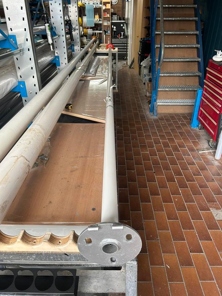 Zgan 5meter cilindrisch aluminium vlaggenmast met kantelvoet, Diversen, Vlaggen en Wimpels, Zo goed als nieuw, Ophalen