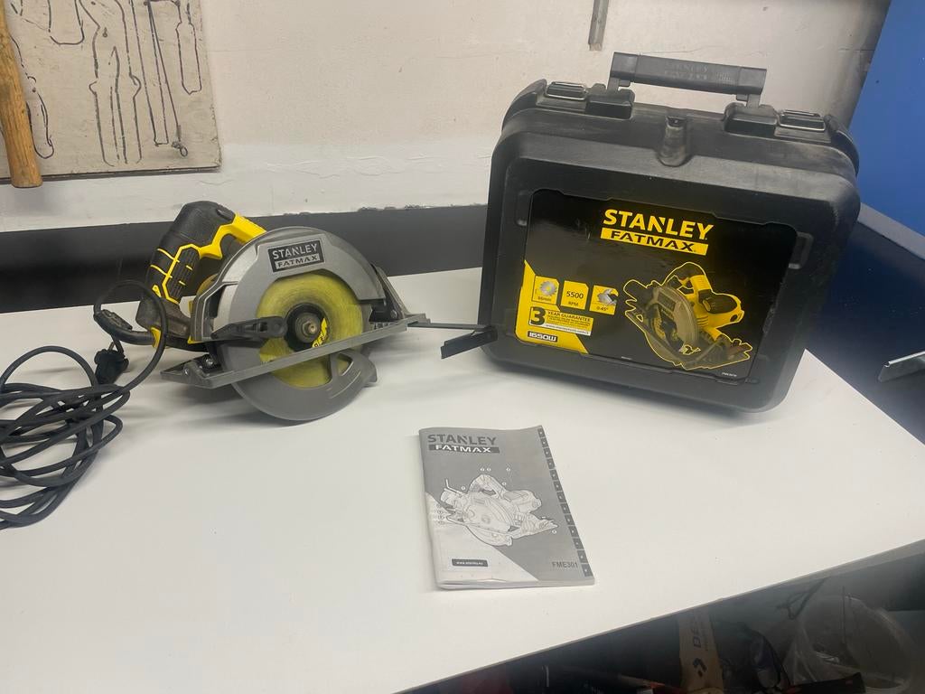 Stanley Fatmax Cirkelzaag FME301K - Zo goed als nieuw, Doe-het-zelf en Verbouw, Gereedschap | Zaagmachines, Ophalen, Cirkelzaag