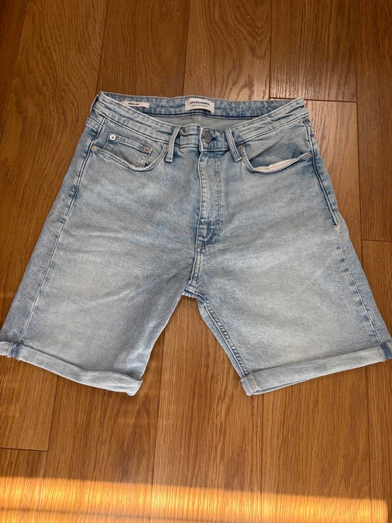 Jack&Jones Lichtblauwe Spijker Korte Broek Maat S, Kleding | Heren, Spijkerbroeken en Jeans, Ophalen of Verzenden, Zo goed als nieuw