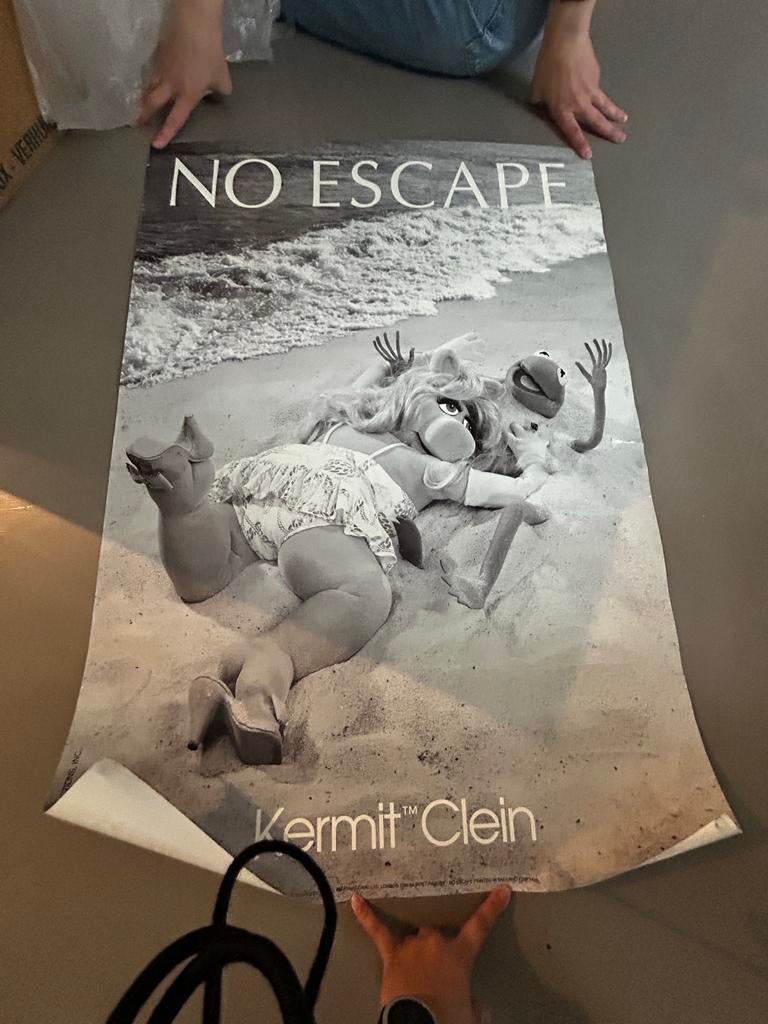 Vintage poster uit jaren 90s: Miss Piggy & Kermit Klein, Verzamelen, Posters, Ophalen, Gebruikt, Rechthoekig Liggend, A1 t/m A3