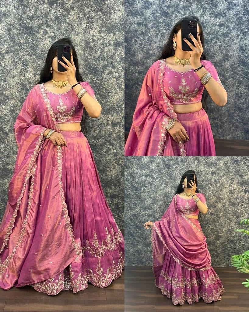 Mooie nieuwe Lehanga - Indiase feestkleding, Kleding | Dames, Onbekend, Ophalen of Verzenden, Nieuw, Onder de knie