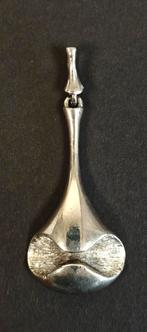 Ketting hanger. Verzilverd. Vintage Scandinavisch design, Ophalen of Verzenden, Zo goed als nieuw, Zilver, Overige materialen