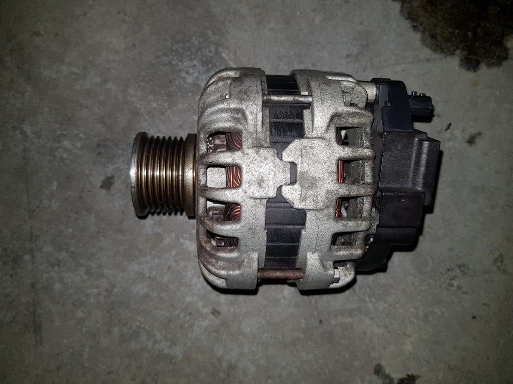 Dynamo Renault Twingo III 1.0 SCE 12V 2015, Ophalen of Verzenden