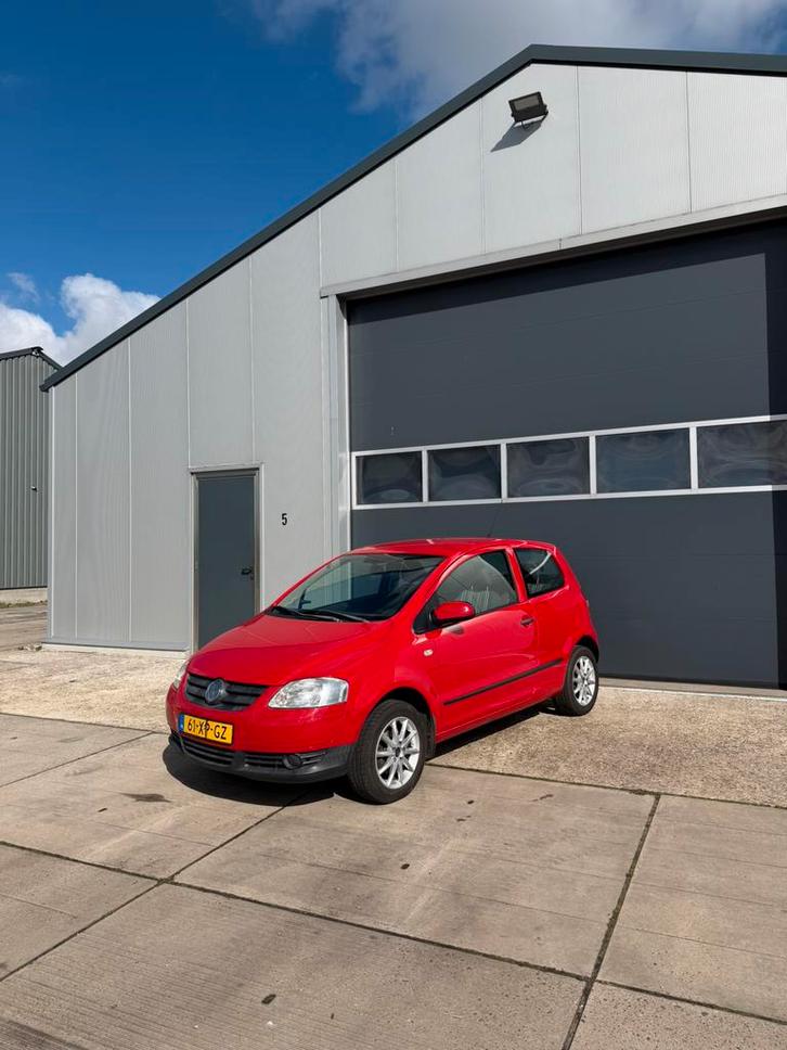 Volkswagen Fox 1.2 40KW 2007 Rood, Auto's, Volkswagen, Bedrijf, Fox, ABS, Airbags, Android Auto, Bluetooth, Lichtmetalen velgen