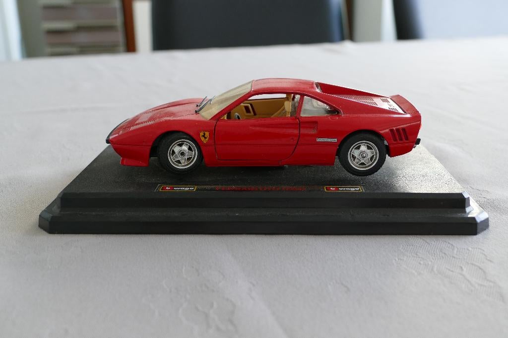 Bburago Ferrari GTO (1984), Hobby en Vrije tijd, Modelauto's | 1:18, Ophalen of Verzenden, Zo goed als nieuw, Auto, Bburago