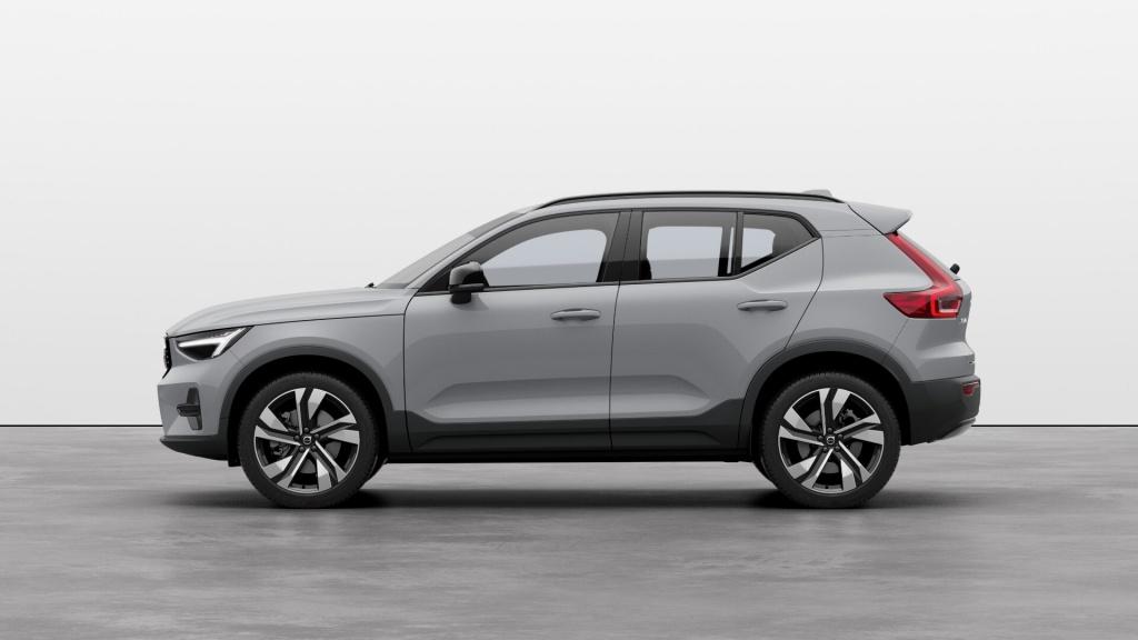 Volvo XC40 2.0 B4 Plus Dark | TE BESTELLEN! (bj 2025), Automaat, 15 km/l, 4 cilinders, Lichtsensor