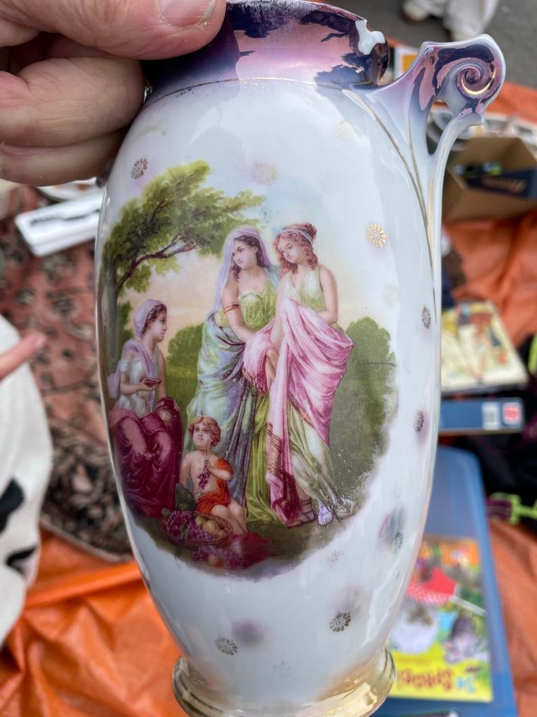 Antieke porseleinen vaas met klassieke afbeelding, Antiek en Kunst, Antiek | Vazen, Ophalen of Verzenden