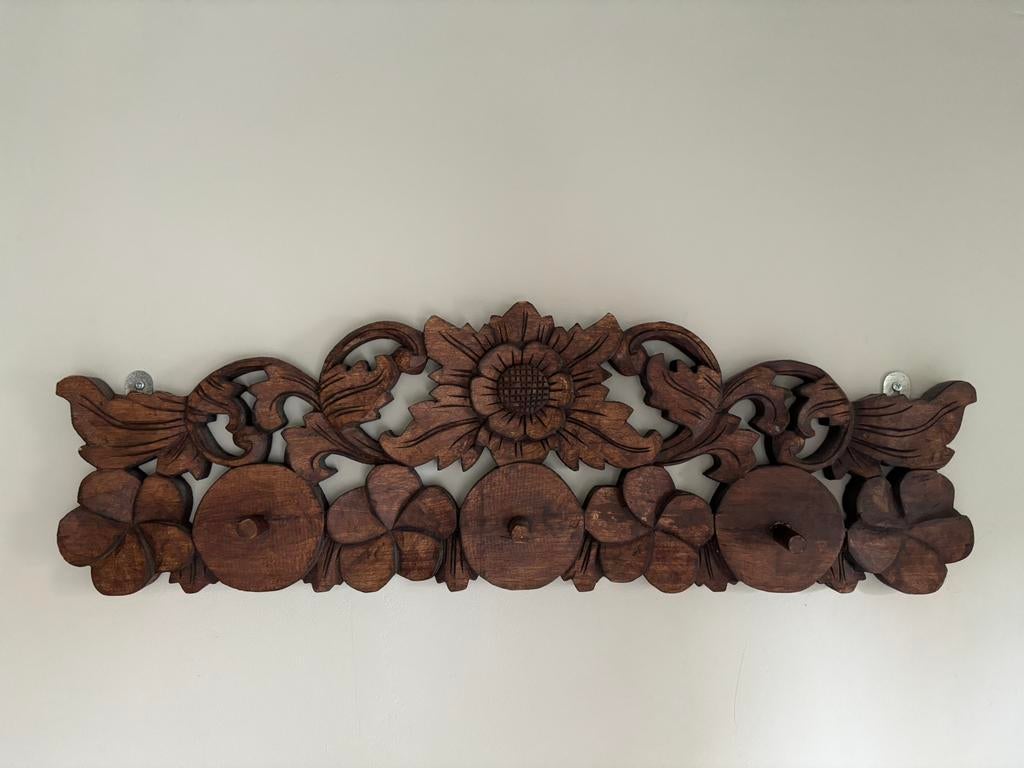 Houten wandkapstok met florale details - 72x24 cm, Wandkapstok, Ophalen of Verzenden, Zo goed als nieuw, Minder dan 100 cm